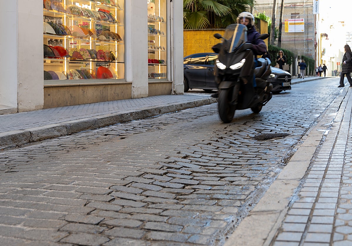 Imagen del pavimiento en la calle Alfonso XII