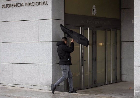 El acusado por violar a estudiantes estadounidenses llegando a la Audiencia Nacional