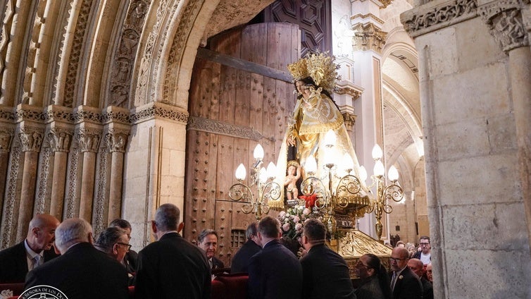 La Virgen peregrina de los Desamparados en Sevilla: procesión, cultos y actos extraordinarios