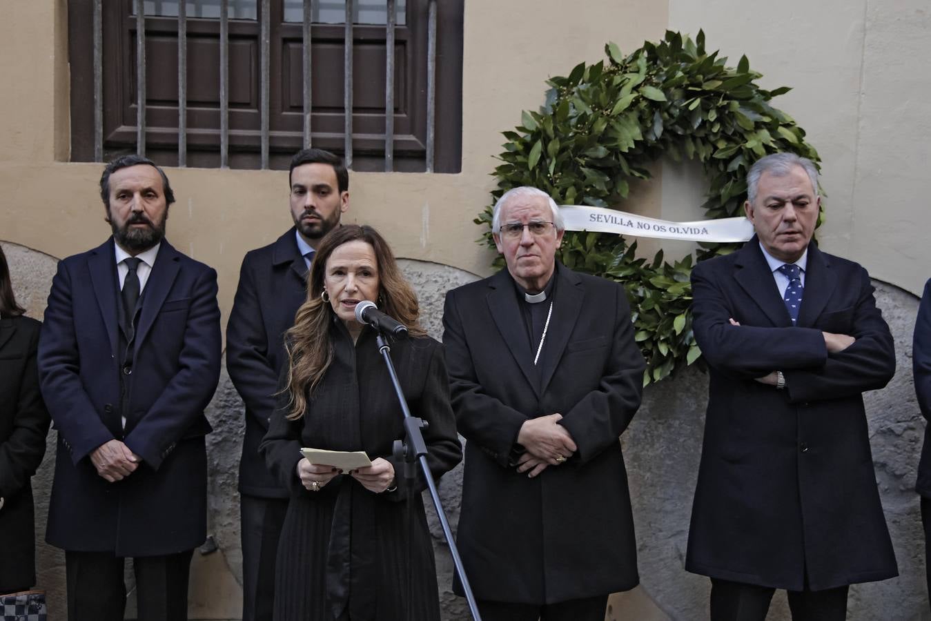 La familia Jiménez-Becerril ha estado acompañada en todo momento por representantes del Ayuntamiento de Sevilla