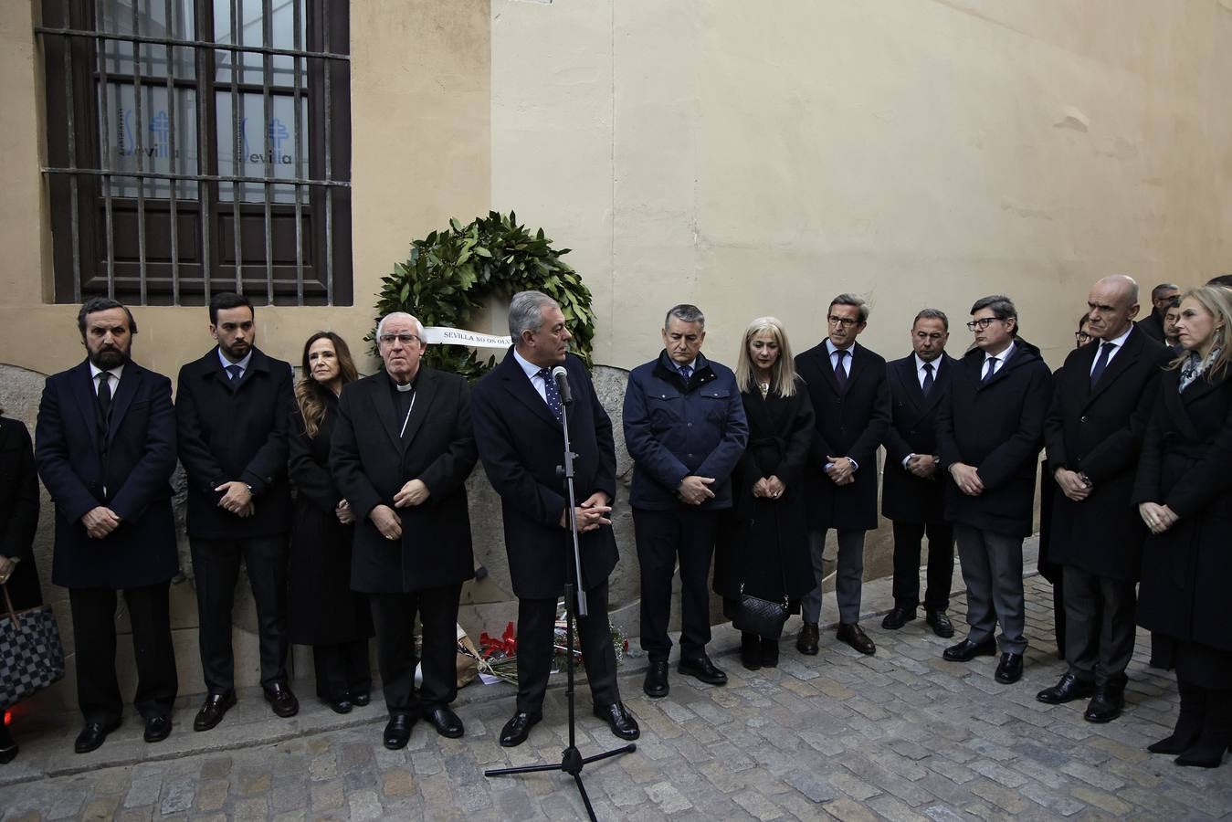 La familia Jiménez-Becerril ha estado acompañada en todo momento por representantes del Ayuntamiento de Sevilla