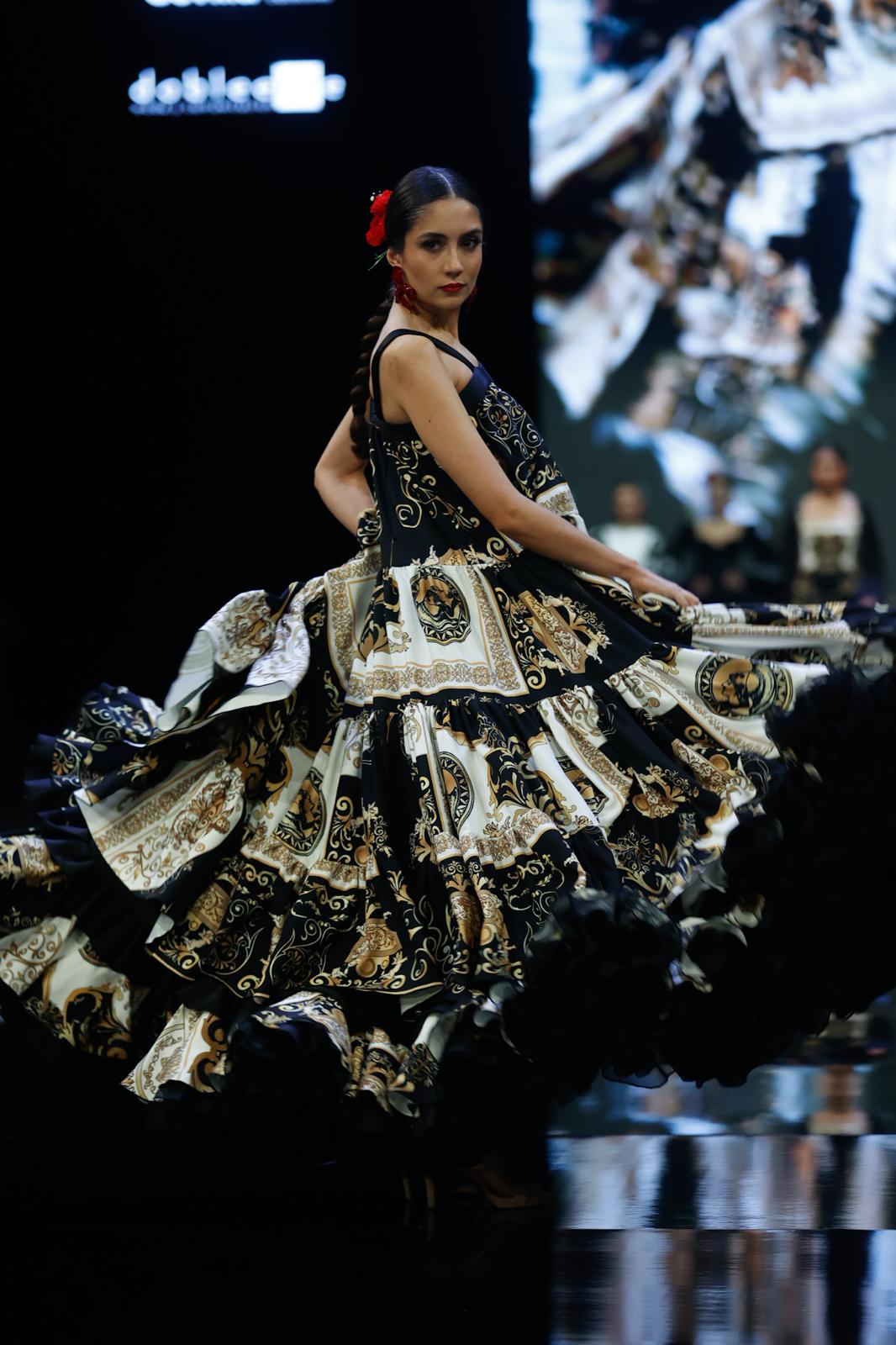 Detalle del desfile del Certamen de jóvenes diseñadores en SIMOF 2025