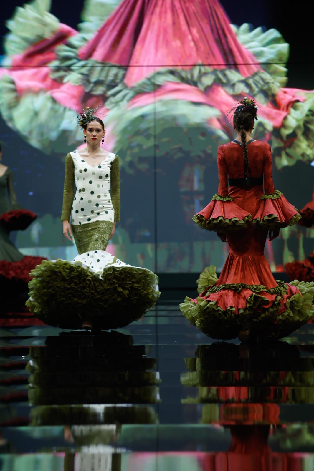 Detalle del desfile del Certamen de jóvenes diseñadores en SIMOF 2025