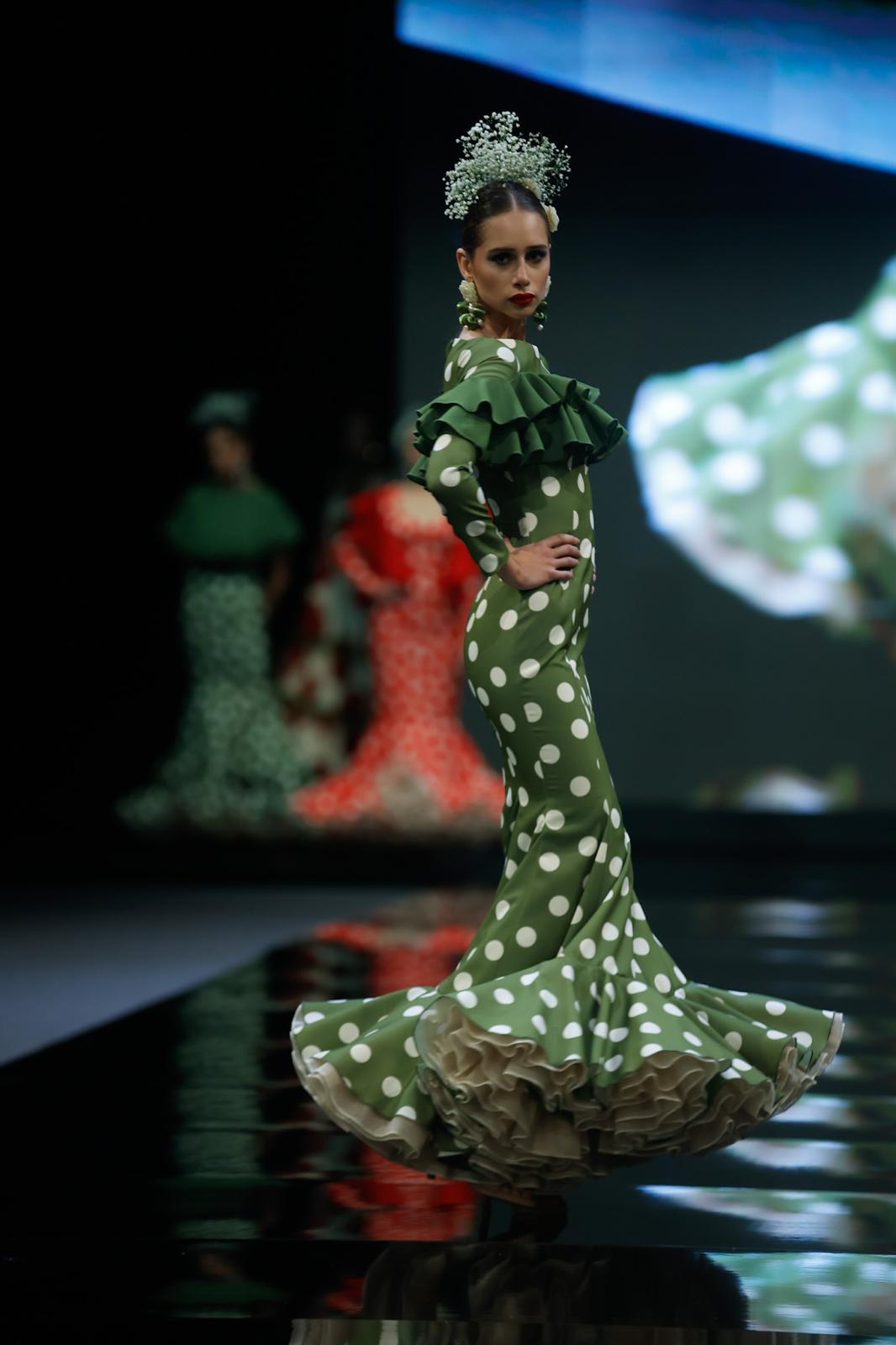 Detalle del desfile del Certamen de jóvenes diseñadores en SIMOF 2025