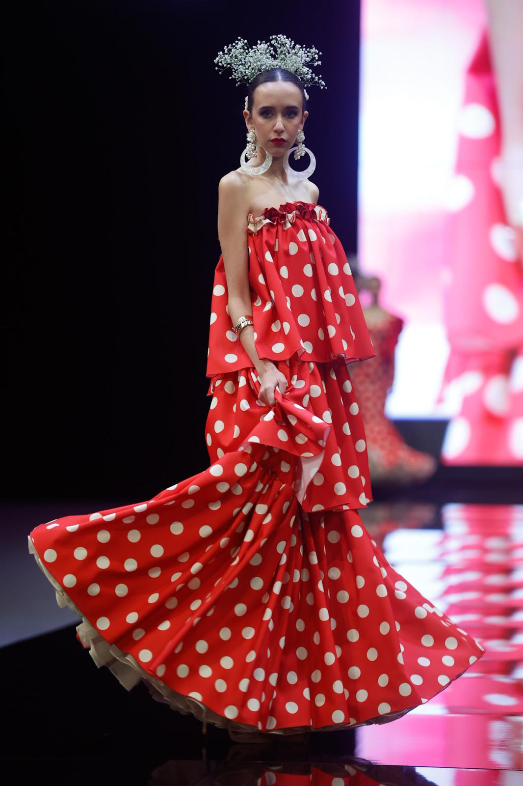 Detalle del desfile del Certamen de jóvenes diseñadores en SIMOF 2025