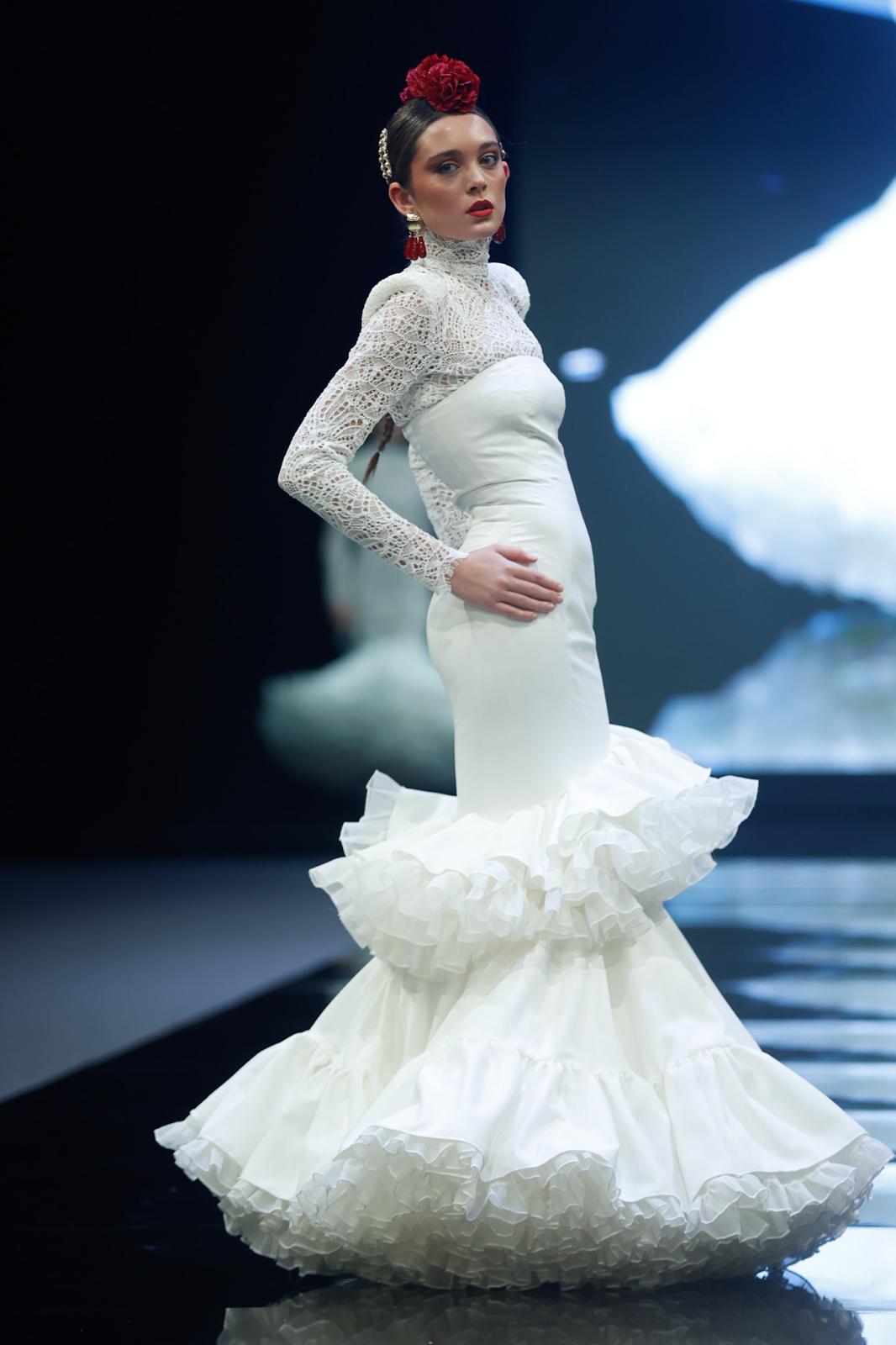 Detalle del desfile del Certamen de jóvenes diseñadores en SIMOF 2025