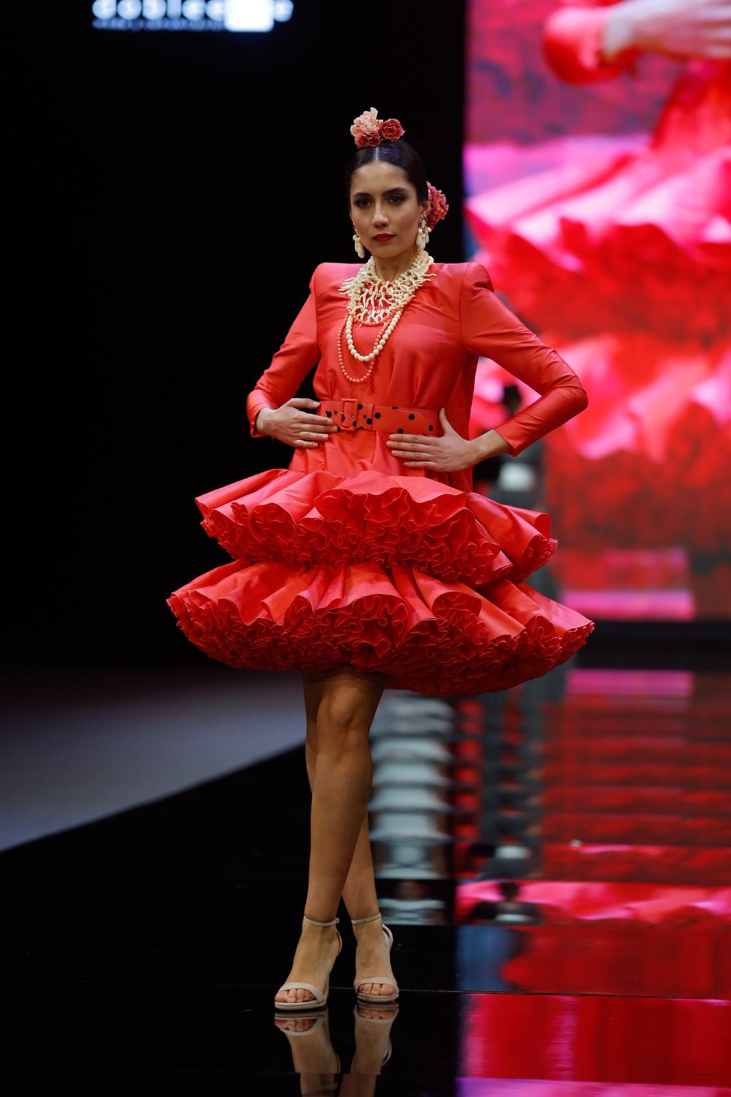 Detalle del desfile del Certamen de jóvenes diseñadores en SIMOF 2025