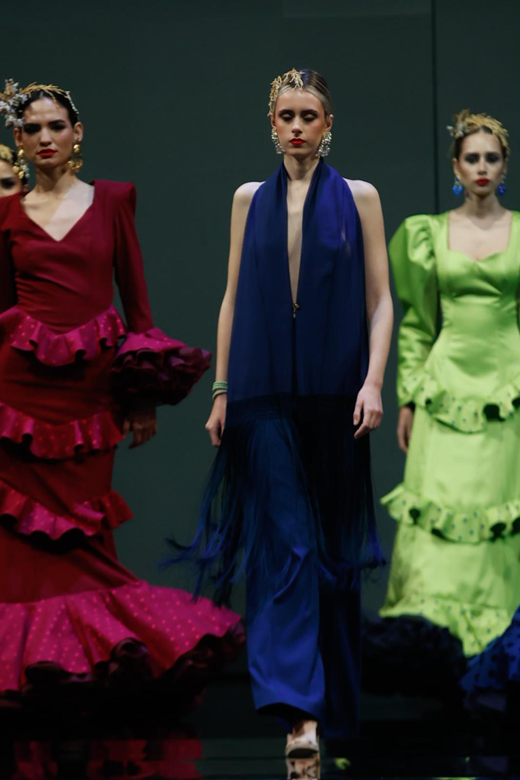 Detalle del desfile del Certamen de jóvenes diseñadores en SIMOF 2025