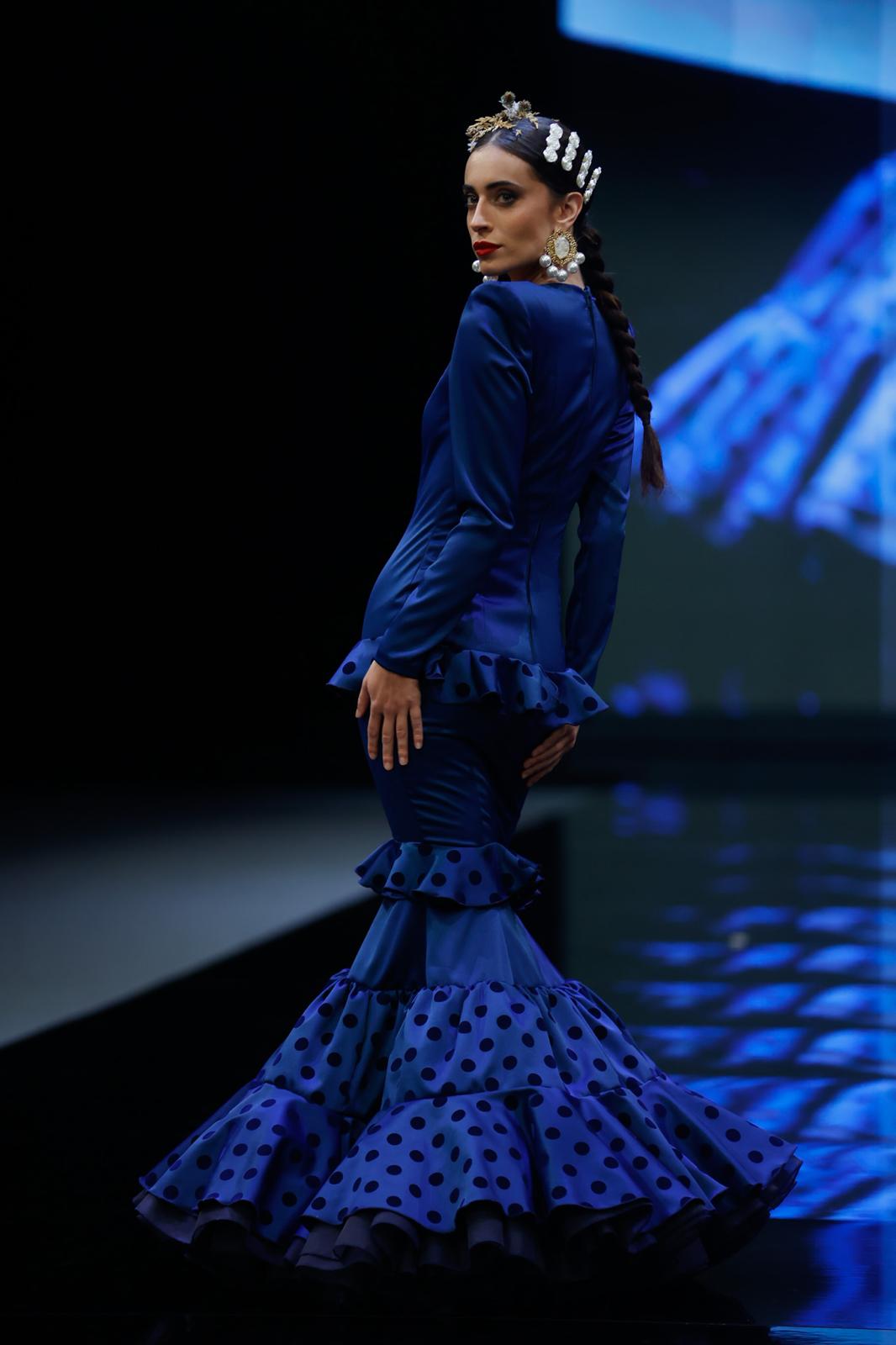 Detalle del desfile del Certamen de jóvenes diseñadores en SIMOF 2025