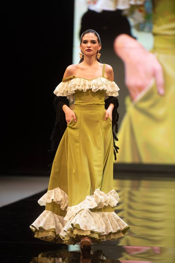 Detalles del desfile del diseñador Alonso Cózar en SIMOF 2025