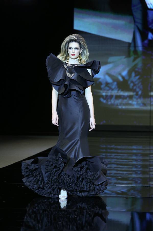 Detalles del desfile del diseñador Antonio Gutiérrez en SIMOF 2025