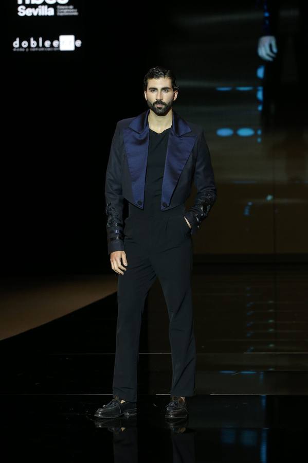 Detalles del desfile del diseñador Antonio Gutiérrez en SIMOF 2025