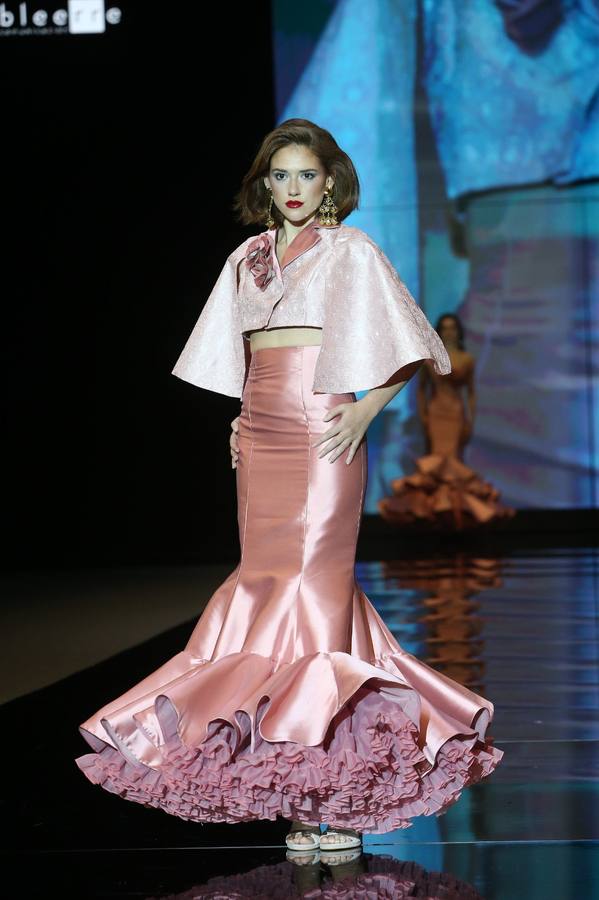 Detalles del desfile del diseñador Antonio Gutiérrez en SIMOF 2025