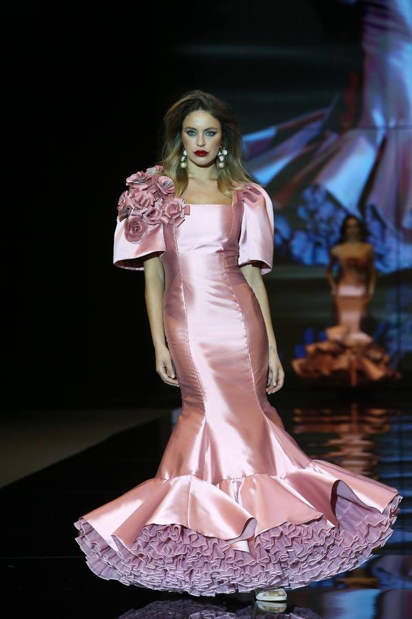 Detalles del desfile del diseñador Antonio Gutiérrez en SIMOF 2025