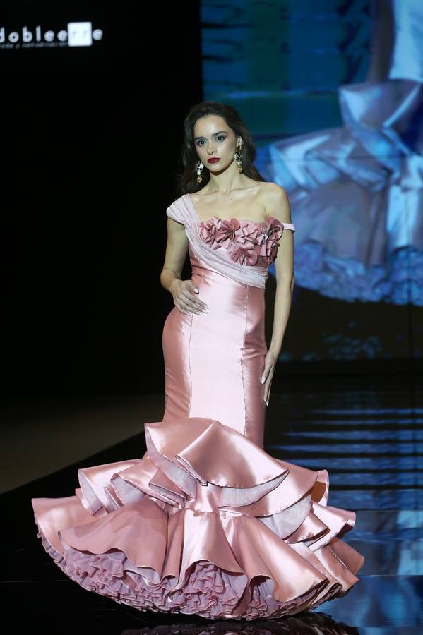 Detalles del desfile del diseñador Antonio Gutiérrez en SIMOF 2025