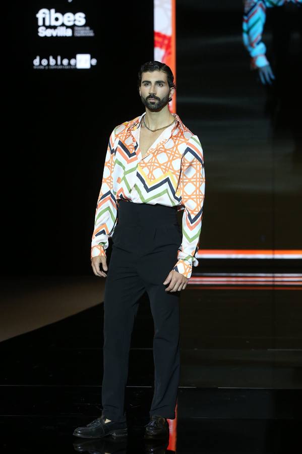 Detalles del desfile del diseñador Antonio Gutiérrez en SIMOF 2025