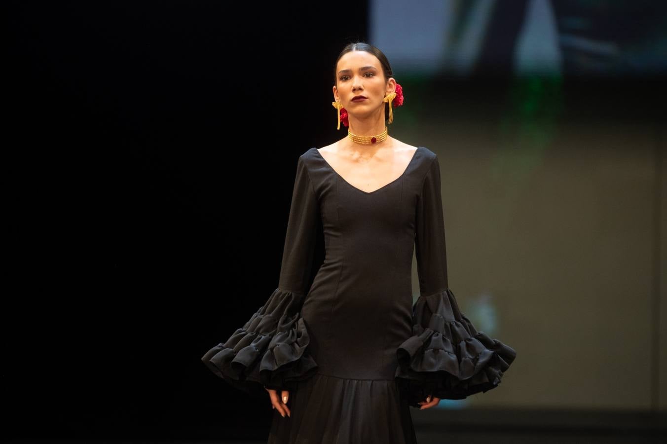 Detalles del desfile del diseñador Guillermo Peralta en SIMOF 2025