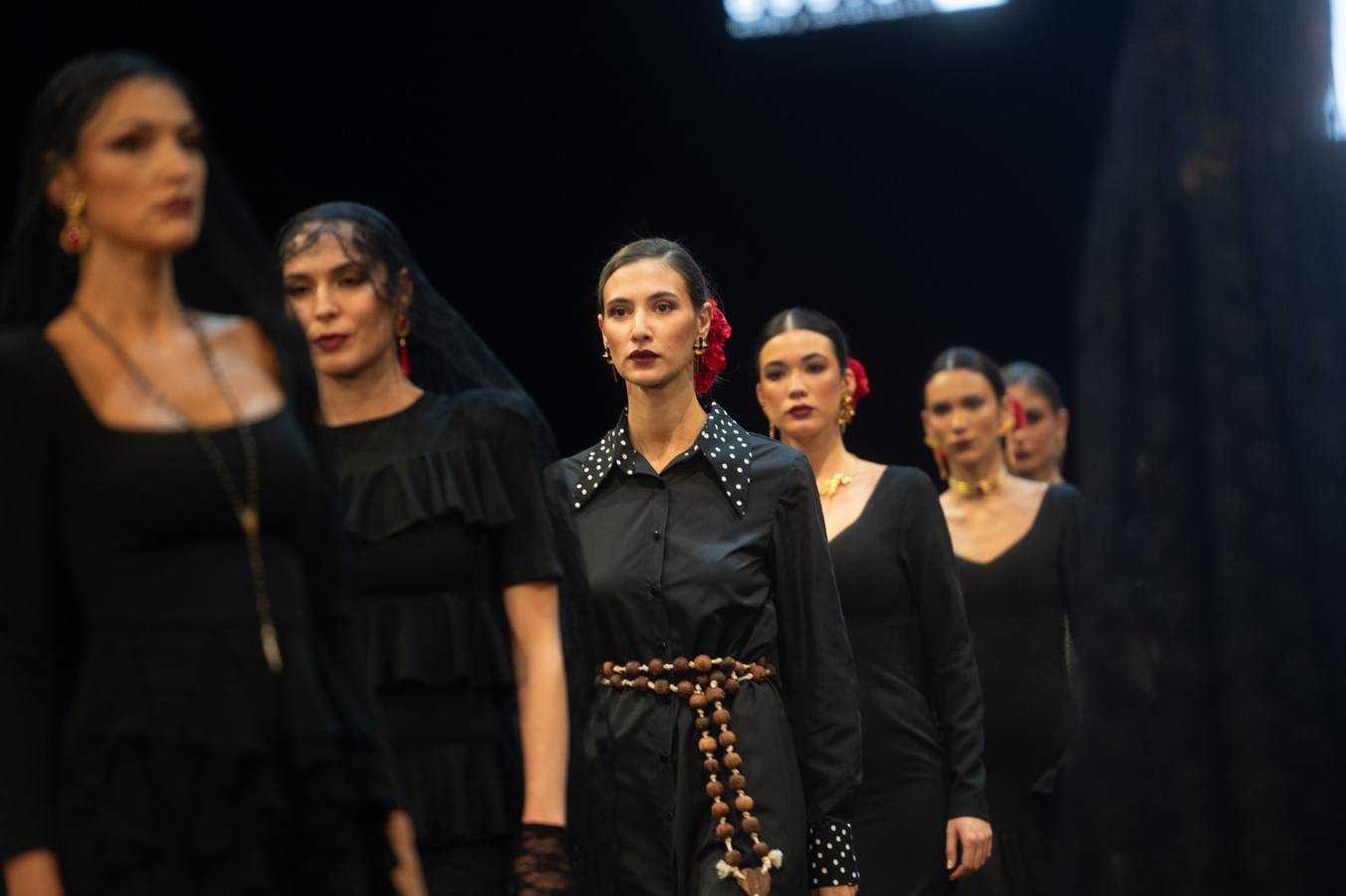 Detalles del desfile del diseñador Guillermo Peralta en SIMOF 2025