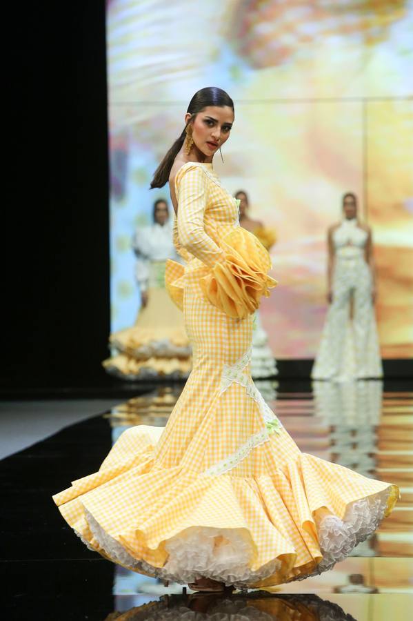 Detalles del desfile del diseñador José Raposo en SIMOF 2025