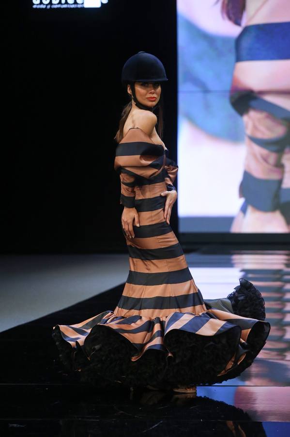 Detalles del desfile del diseñador José Raposo en SIMOF 2025