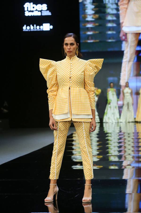 Detalles del desfile del diseñador José Raposo en SIMOF 2025