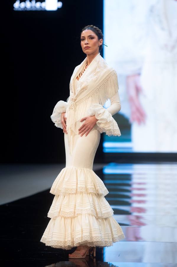 Detalles del desfile del diseñador Luis Fernández en SIMOF 2025