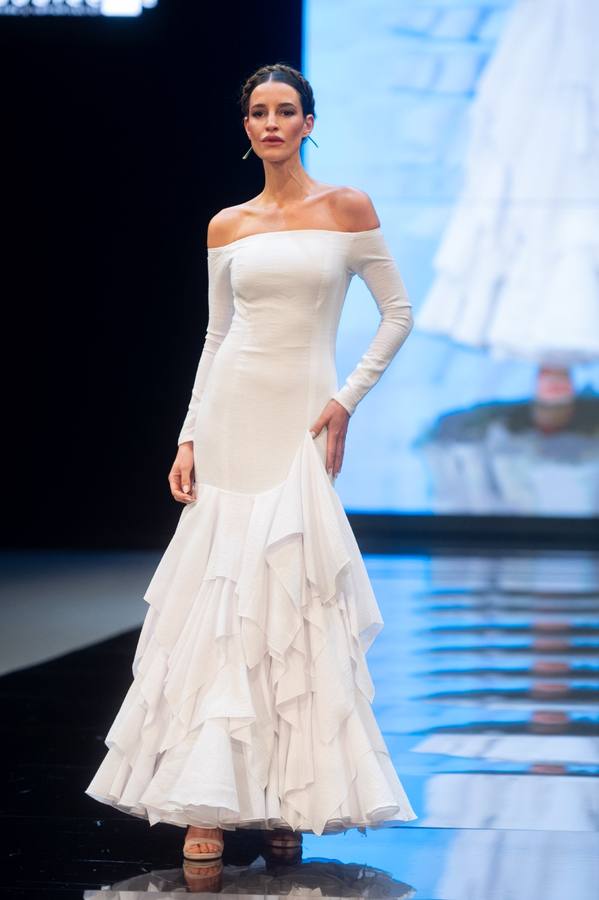 Detalles del desfile del diseñador Luis Fernández en SIMOF 2025