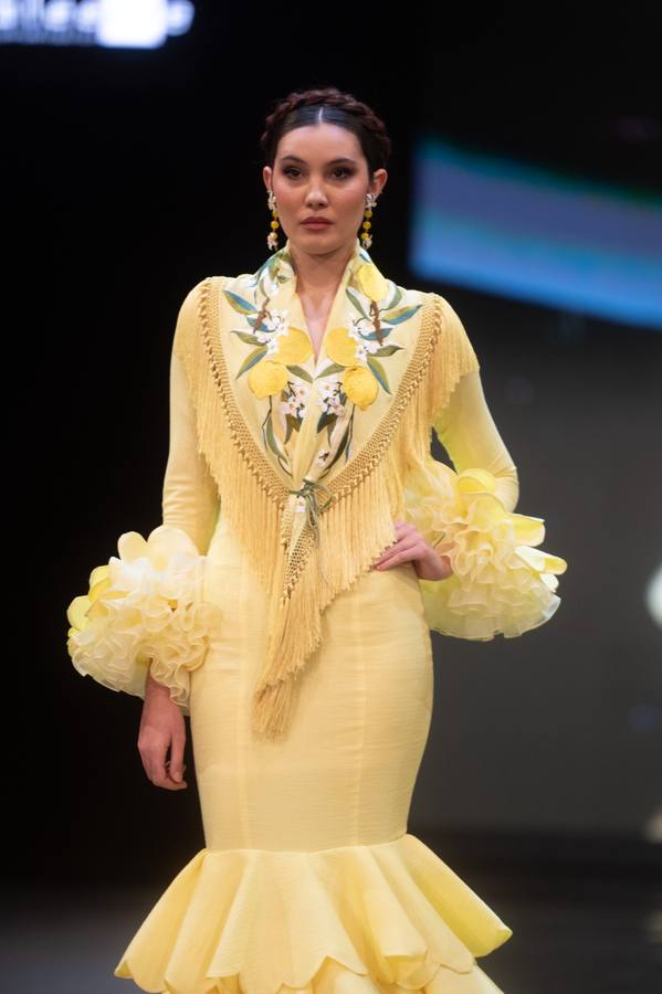 Detalles del desfile del diseñador Luis Fernández en SIMOF 2025