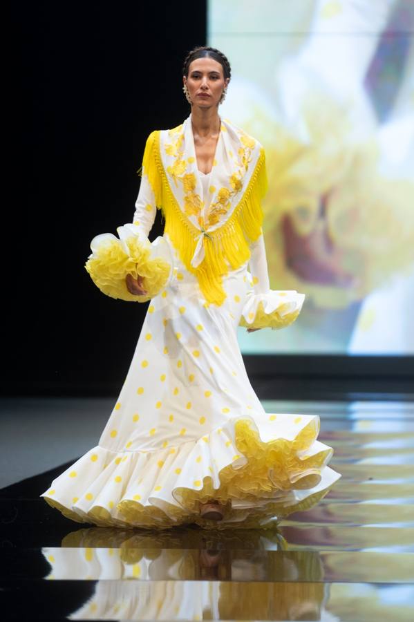 Detalles del desfile del diseñador Luis Fernández en SIMOF 2025