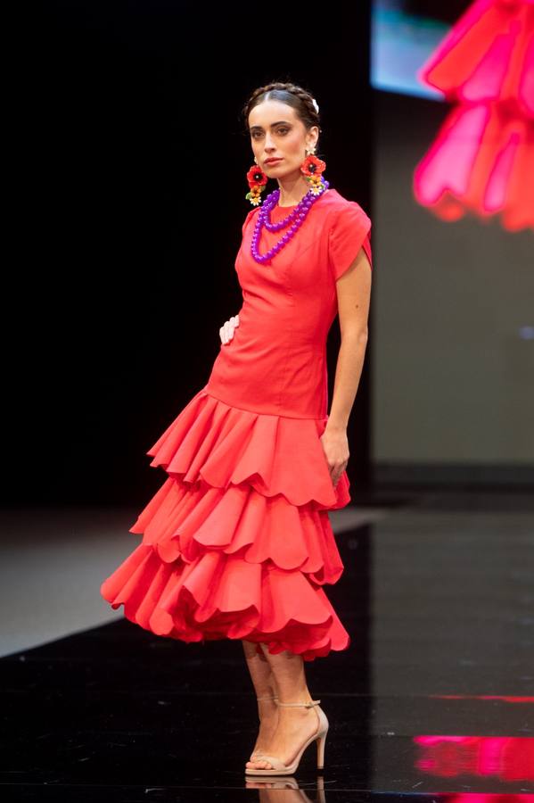 Detalles del desfile del diseñador Luis Fernández en SIMOF 2025