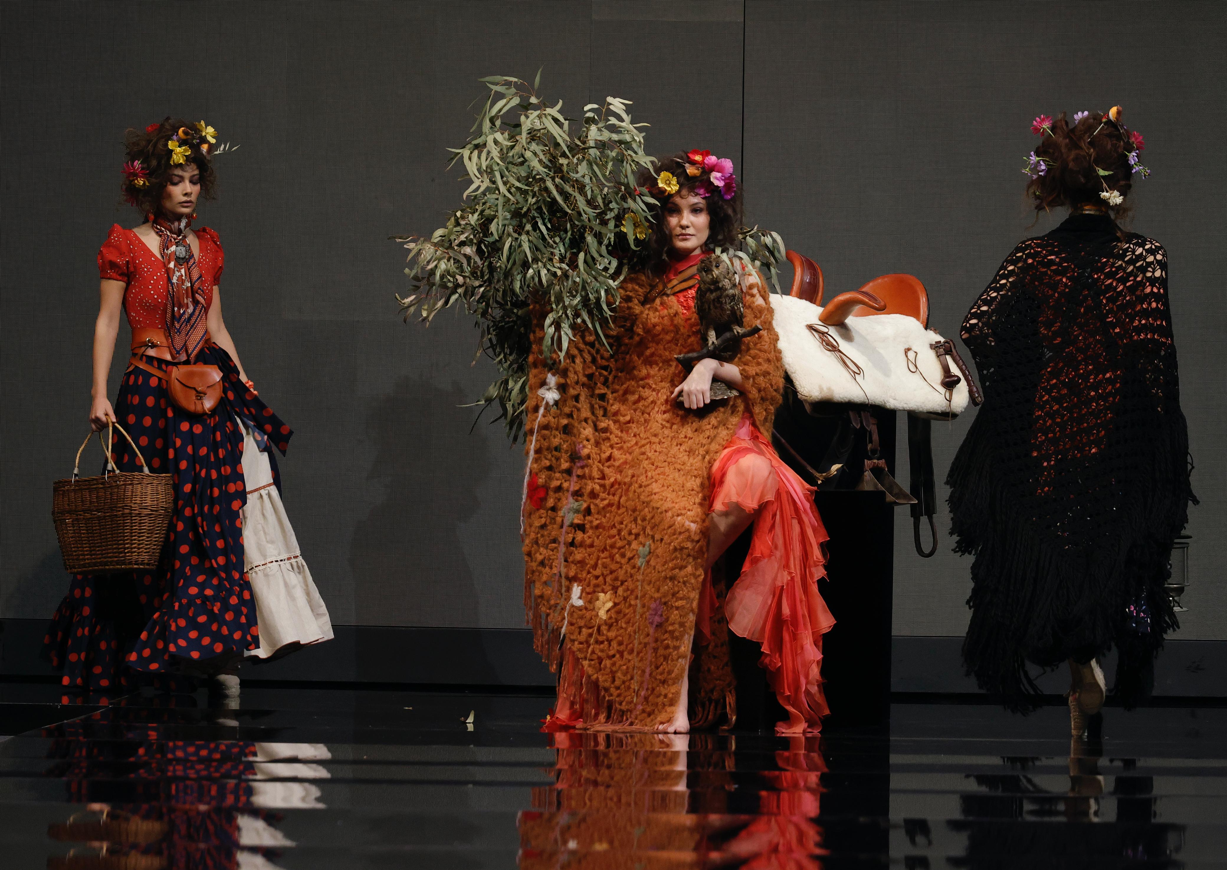 El desfile de Flamantex x Qlamenco en SIMOF 2025