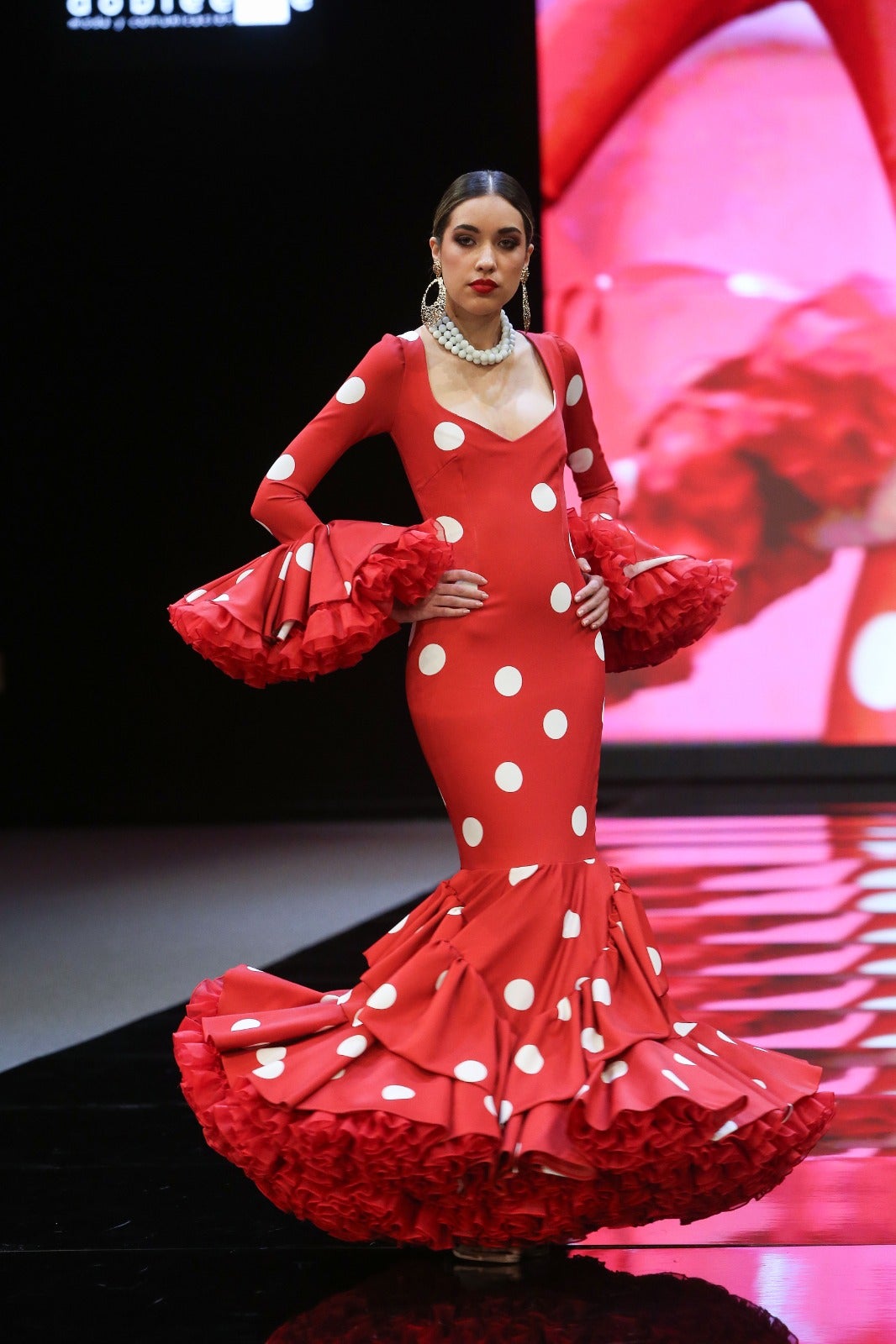 El desfile de Rosa Pedroche en SIMOF 2025, en imágenes