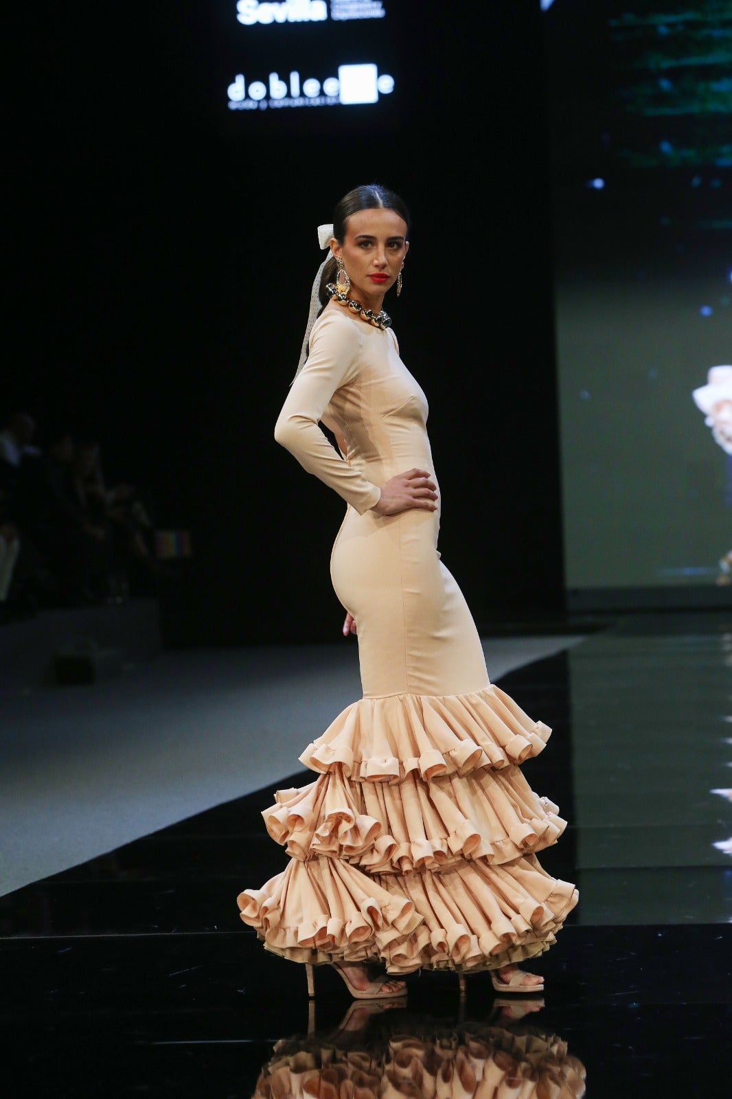 El desfile de Rosa Pedroche en SIMOF 2025, en imágenes