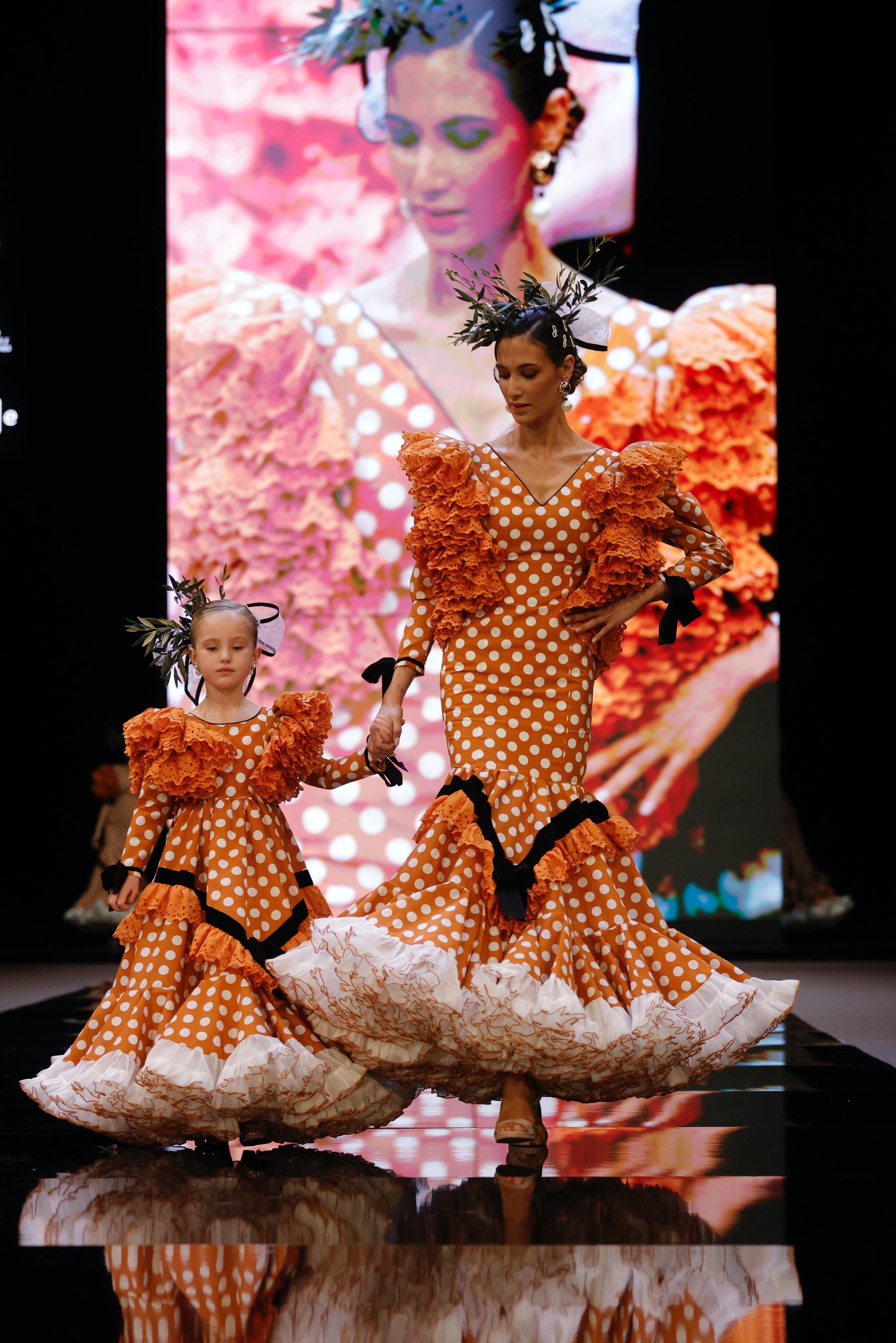 El desfile de María Amador y Teresa Ninú Atelier en SIMOF 2025