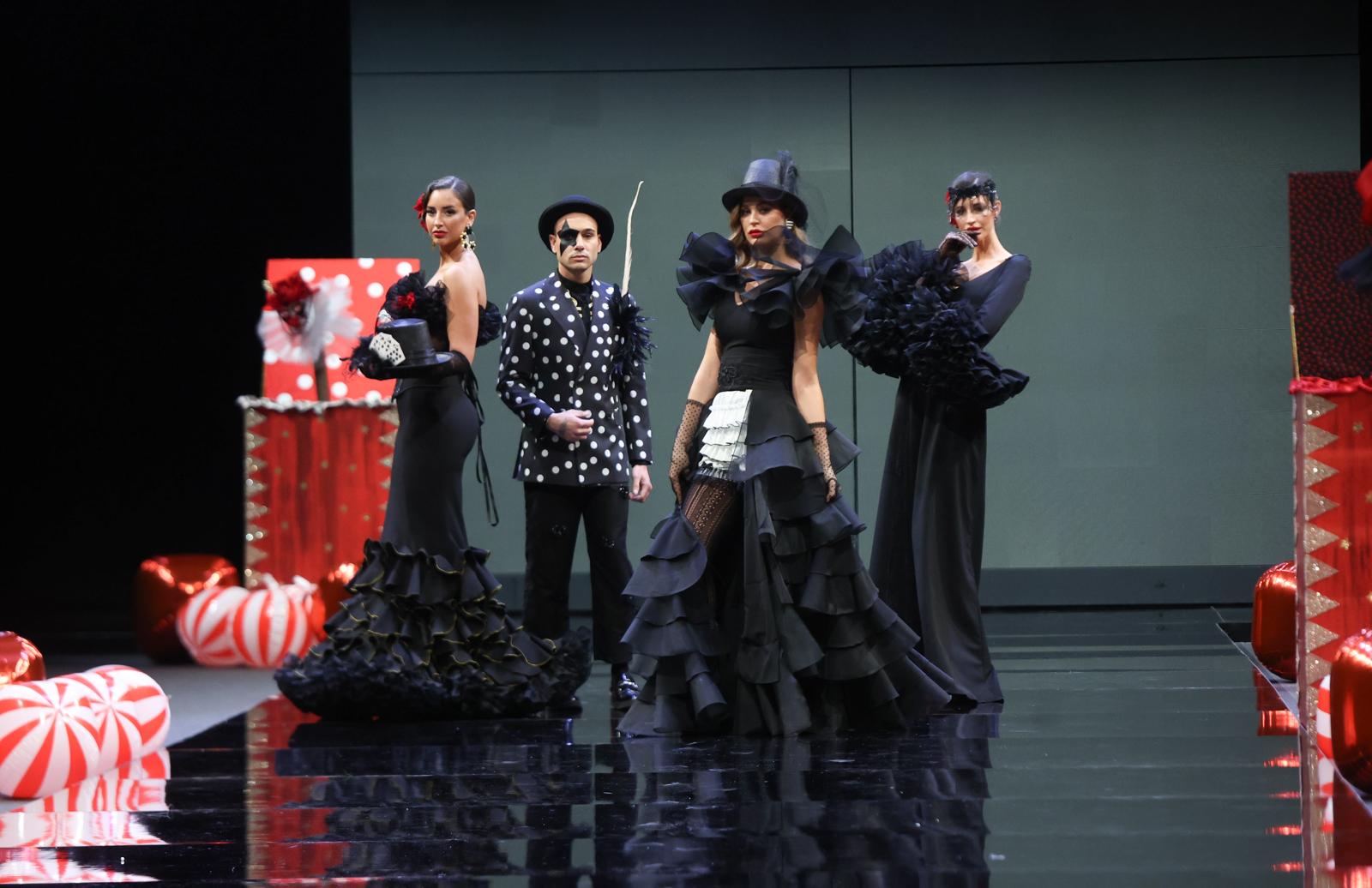 El desfile de Flor de cerezo en SIMOF 2025