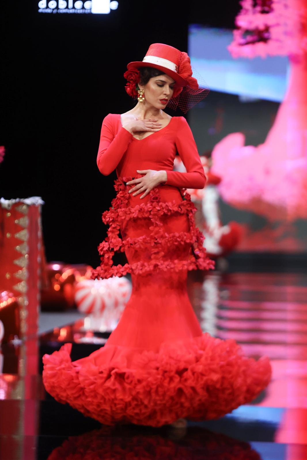 El desfile de Flor de cerezo en SIMOF 2025