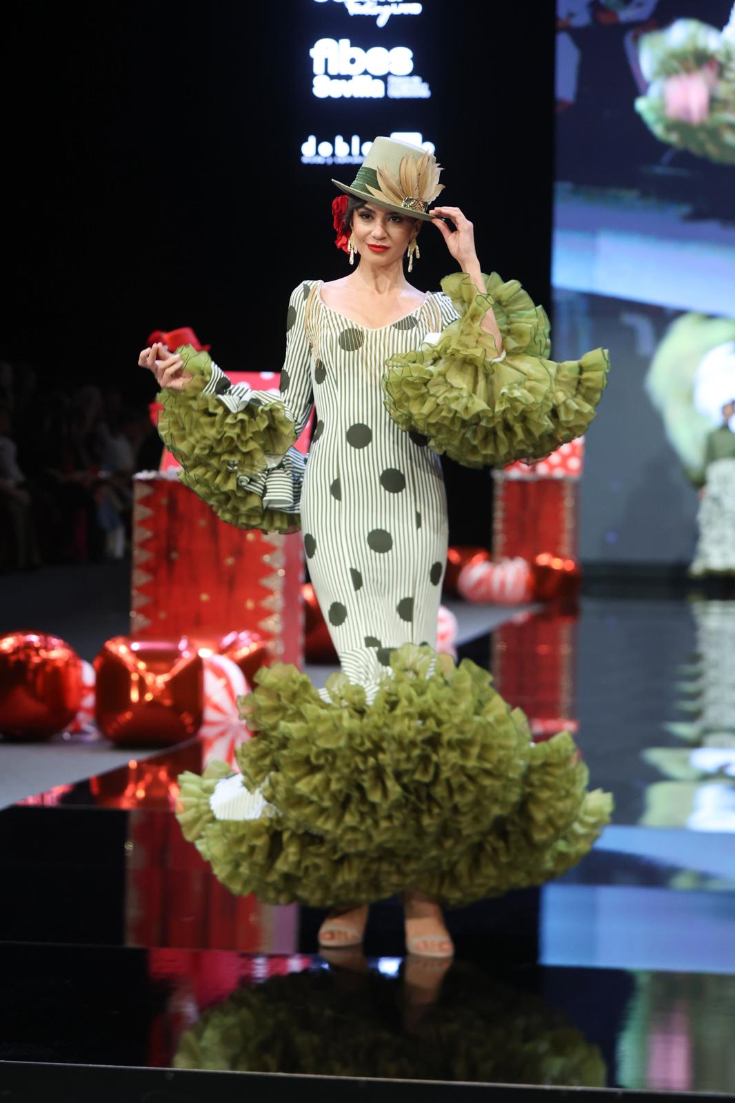 El desfile de Flor de cerezo en SIMOF 2025