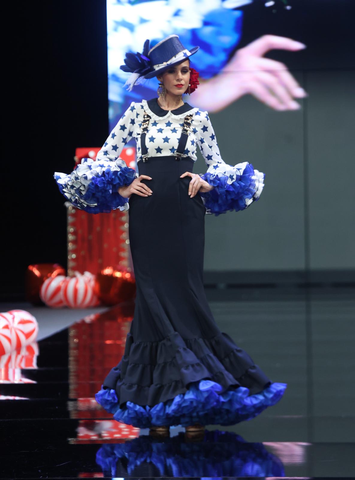 El desfile de Flor de cerezo en SIMOF 2025