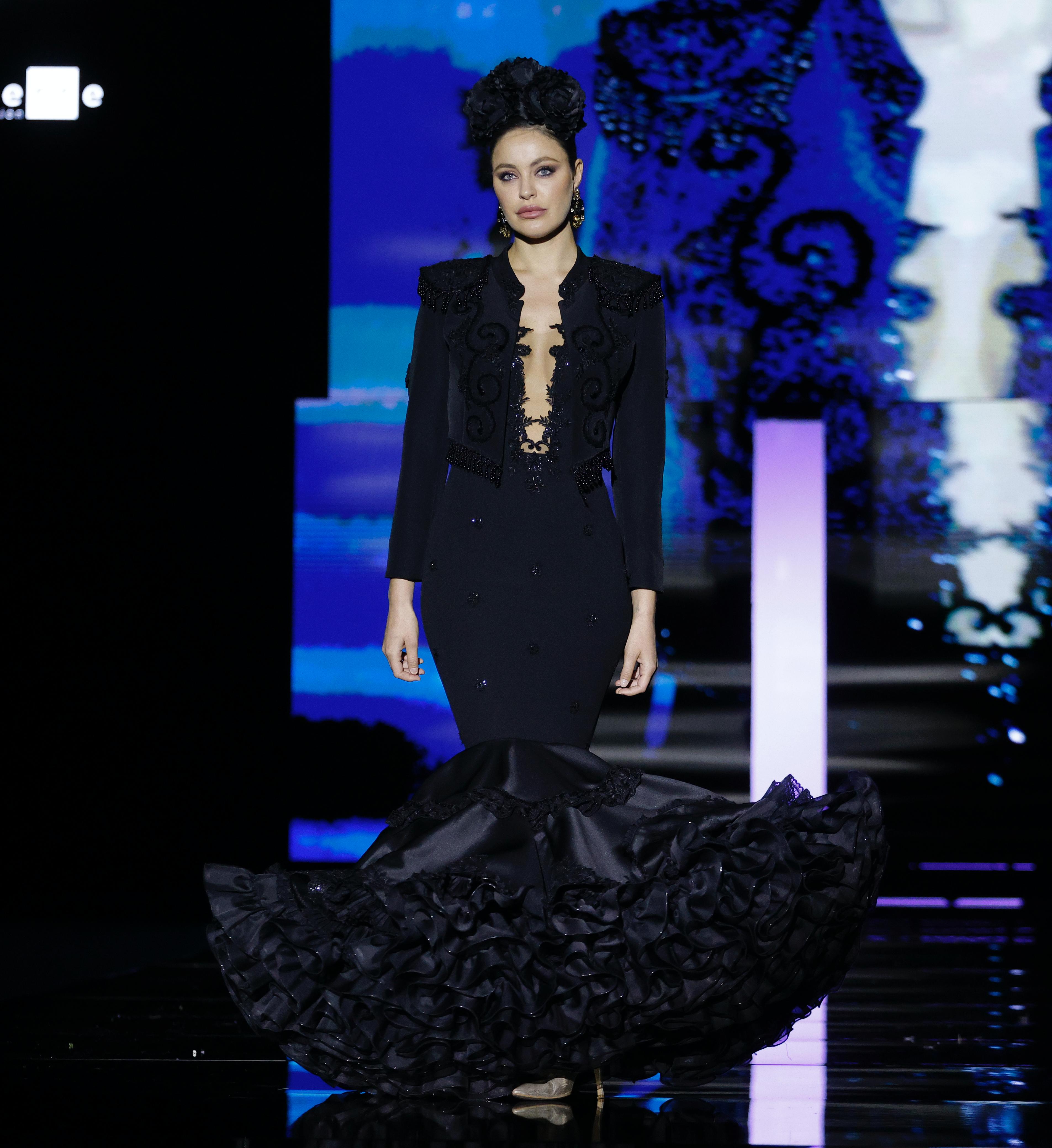 El desfile de Teresa Ninú Atelier en SIMOF 2025