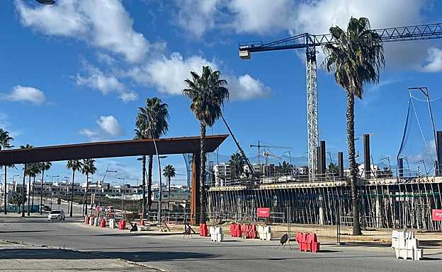 Las pasarelas ya se pueden contemplar en la plaza de Entrenúcleos
