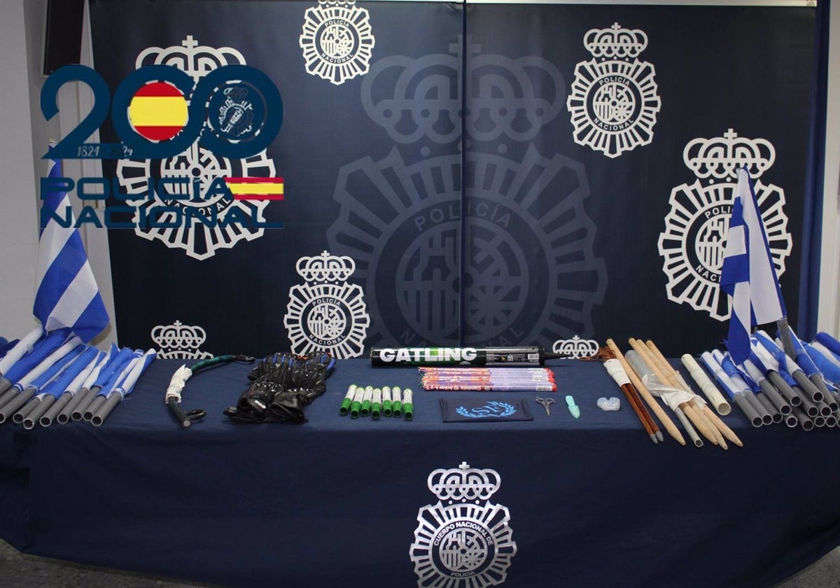 Material intervenido por la Policía Nacional a los ultras