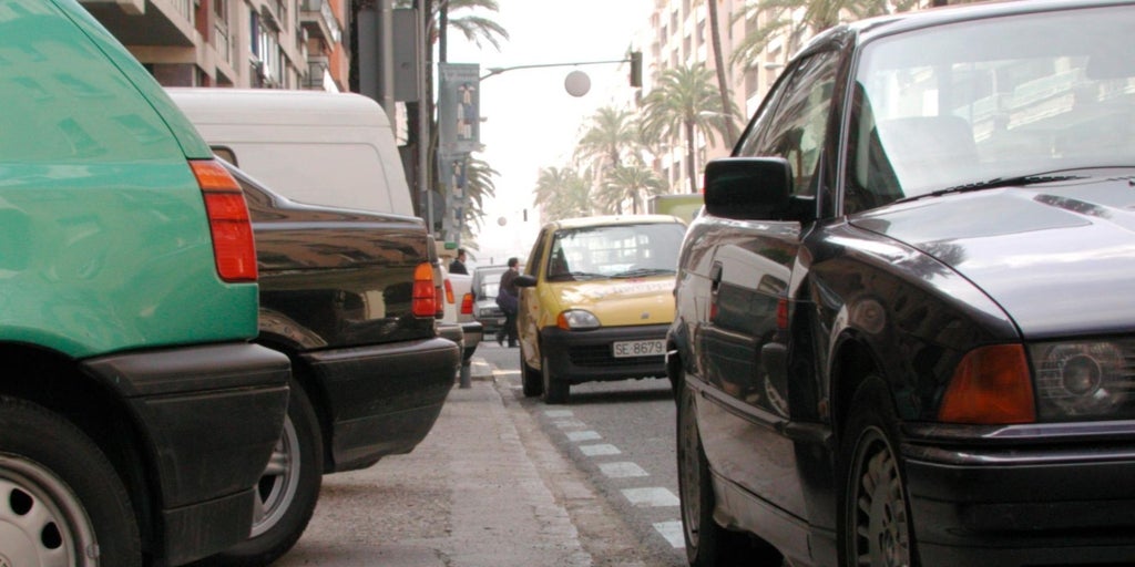 El mercado automovilístico se estancan en Andalucía, a pesar de la necesidad de renovación de un parque móvil con una vida medida de quince años