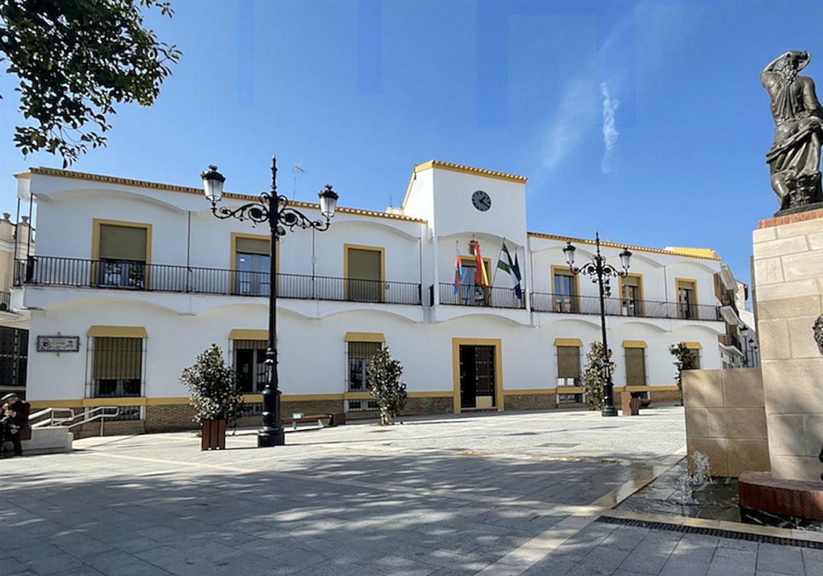 Fachada principal del Ayuntamiento de Mairena del Alcor