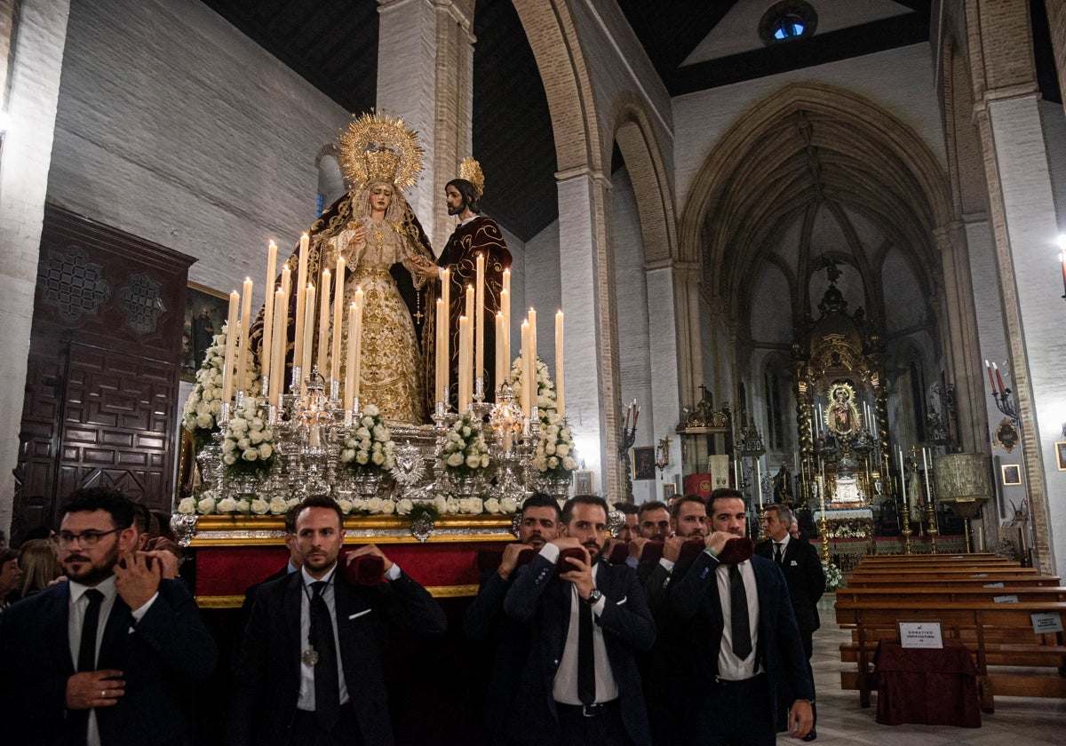 La Virgen de Gracia y Amparo de los Javieres en el traslado a Santa Marina