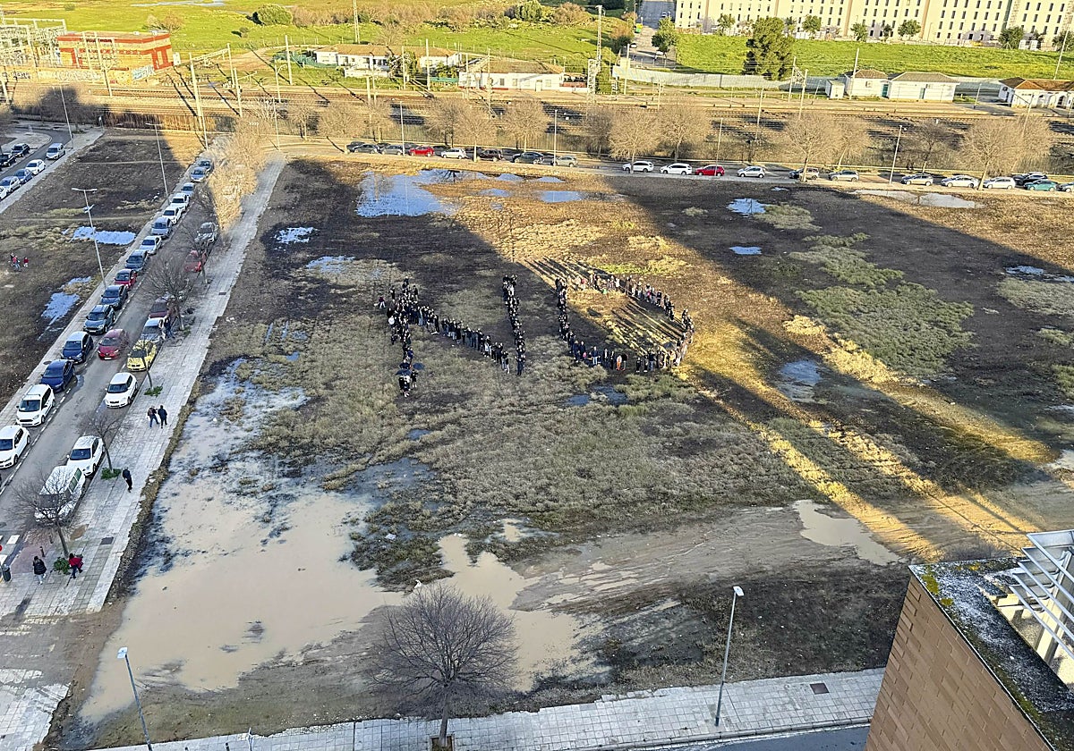 Acción de protesta de los vecinos de Jardines de Hércules contra el nuevo parque de Lipasam