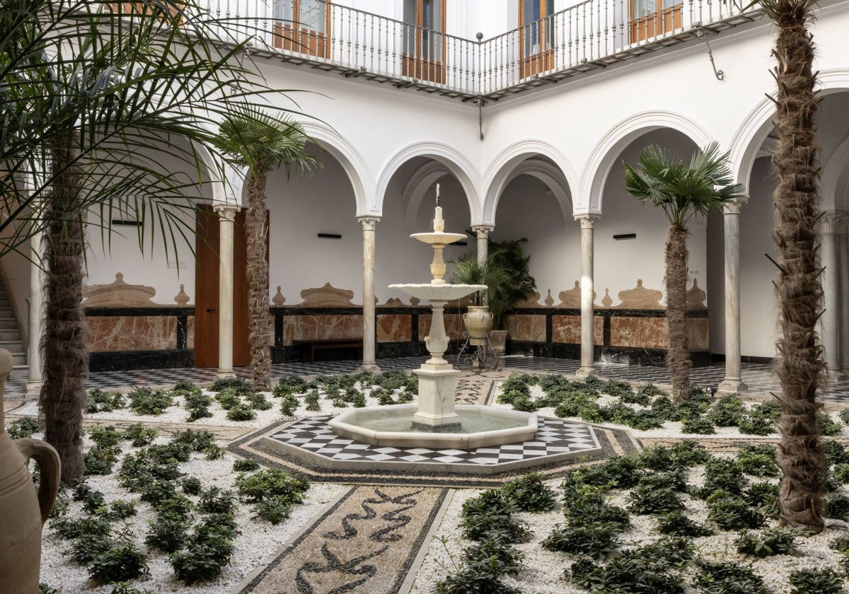 El patio de la casa palacio que constituye el nuevo establecimiento de lujo sevillano