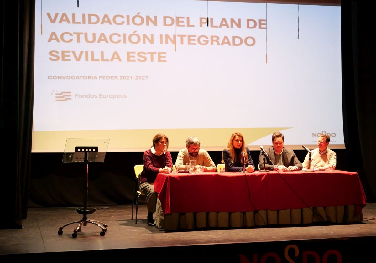 Acto celebrado en el Centro Cívico Alcosa con motivo de la validación del PAI