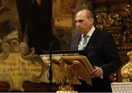 Juan José Borrero, director adjunto de ABC de Sevilla, meditador de las Cinco Llagas en la Carretería