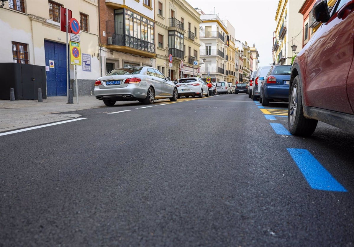 Calle de Sevilla reasfaltada