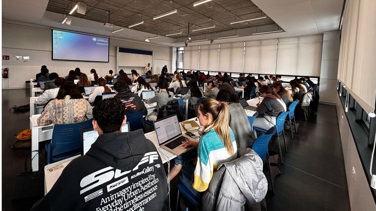 Más de 700 aspirantes de toda España optan a estudiar Medicina, Farmacia y Enfemería en la Loyola de Sevilla